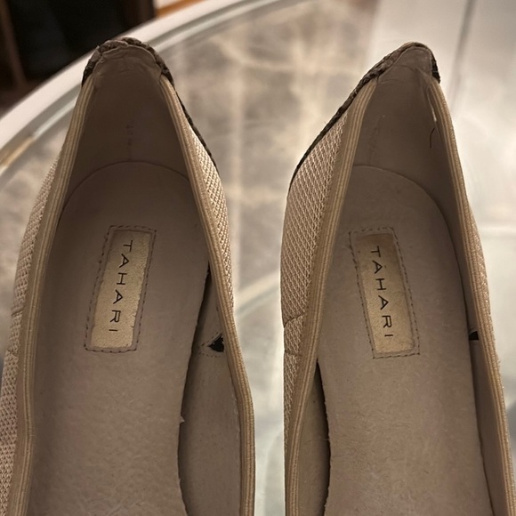 Tahari Cream Heels with Pointed Toe and Textured Finish - Picture 8 of 15